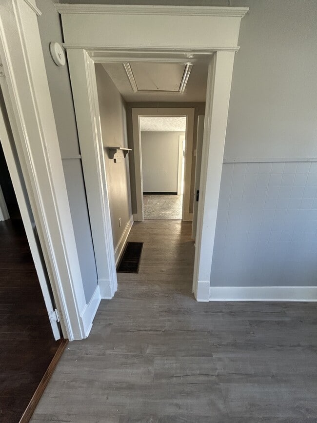 Building Photo - 1015 N Main St