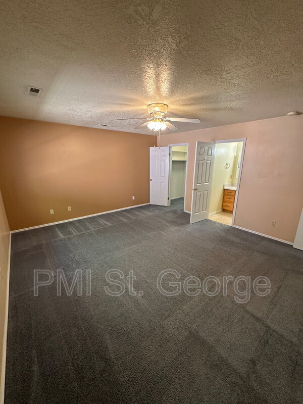 Building Photo - 55 E 600 S