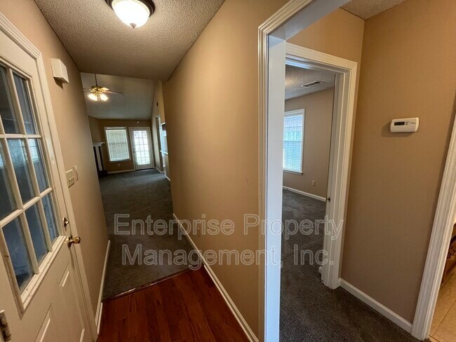 Building Photo - 1091 Nolan Ln