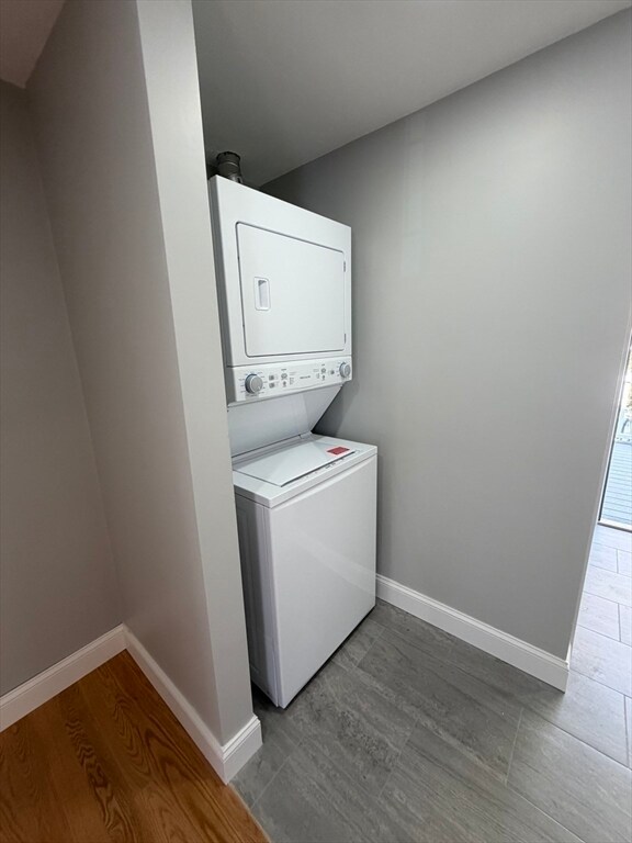 Building Photo - 292 Main St