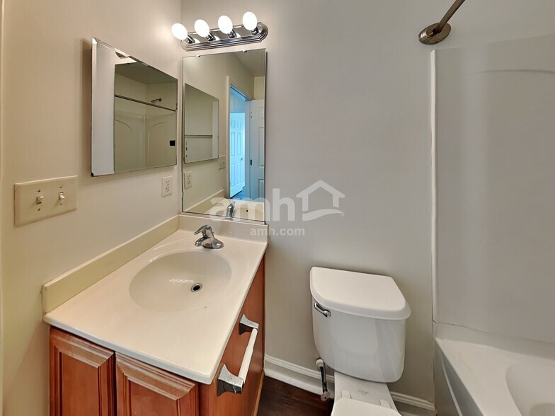 Building Photo - 2006 Brook Valley Run