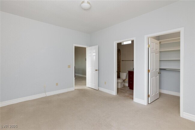 Building Photo - 8949 Diamond Falls Dr