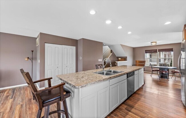 Building Photo - 2270 Aurora Dr