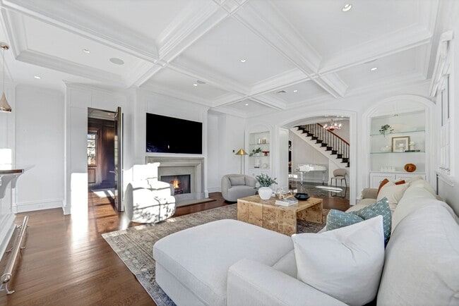 Building Photo - 373 Hardenburgh Ave