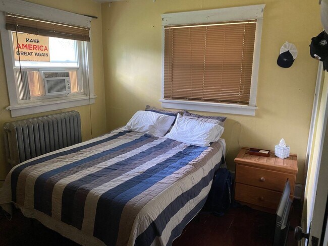 Building Photo - Charming 3-Bed, 2-Bath Home on Gill Street...