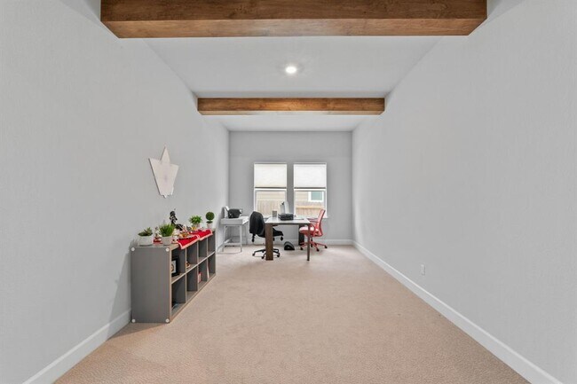 Building Photo - 1801 Headwaters Blvd