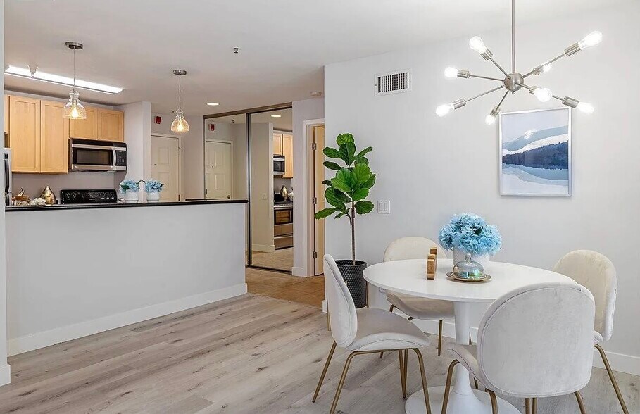 Building Photo - 6400 Christie Ave