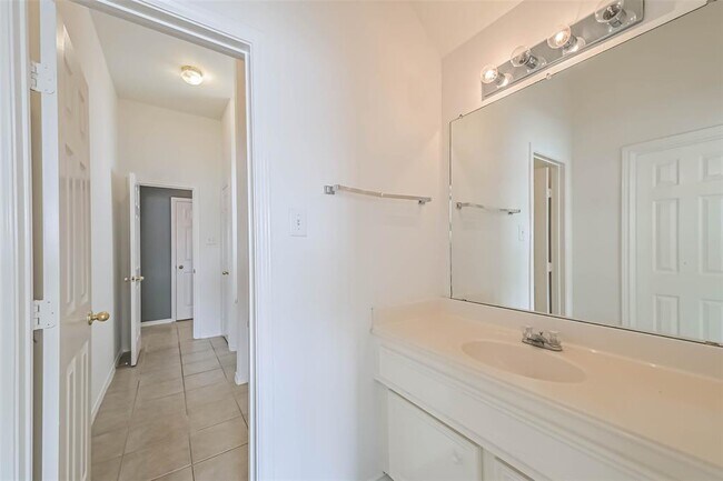 Building Photo - 9910 Brook Meadow Ln