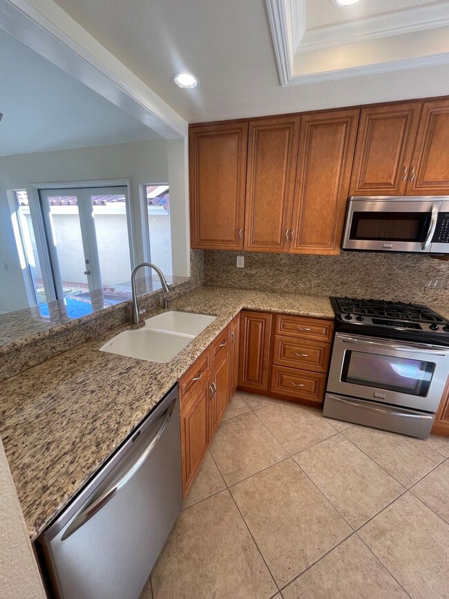 Building Photo - Spacious 2 Bed, 2 Bath House in Prestigious Coto de Caza For Rent!