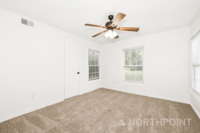 Building Photo - 3 BR/1BA | Updated Single Family Home | 1-Car Garage Parking | Great backyard