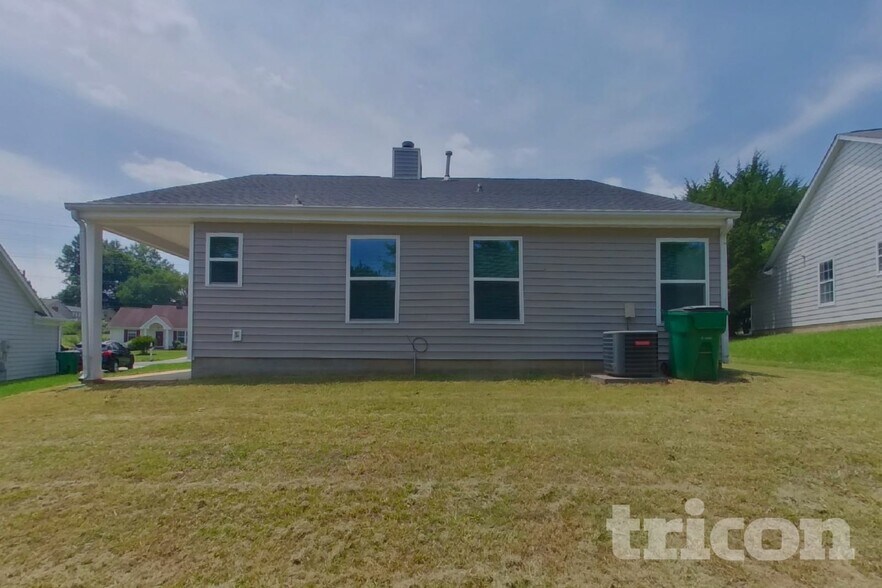 Building Photo - 1701 Gordon Walters Dr