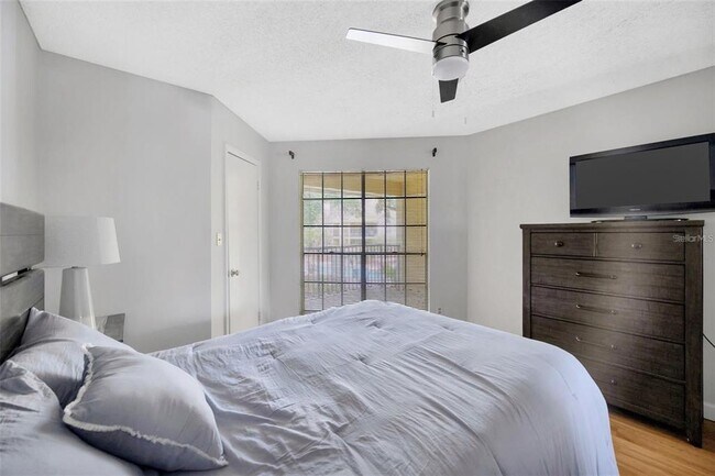 Building Photo - 8647 Mallard Reserve Dr