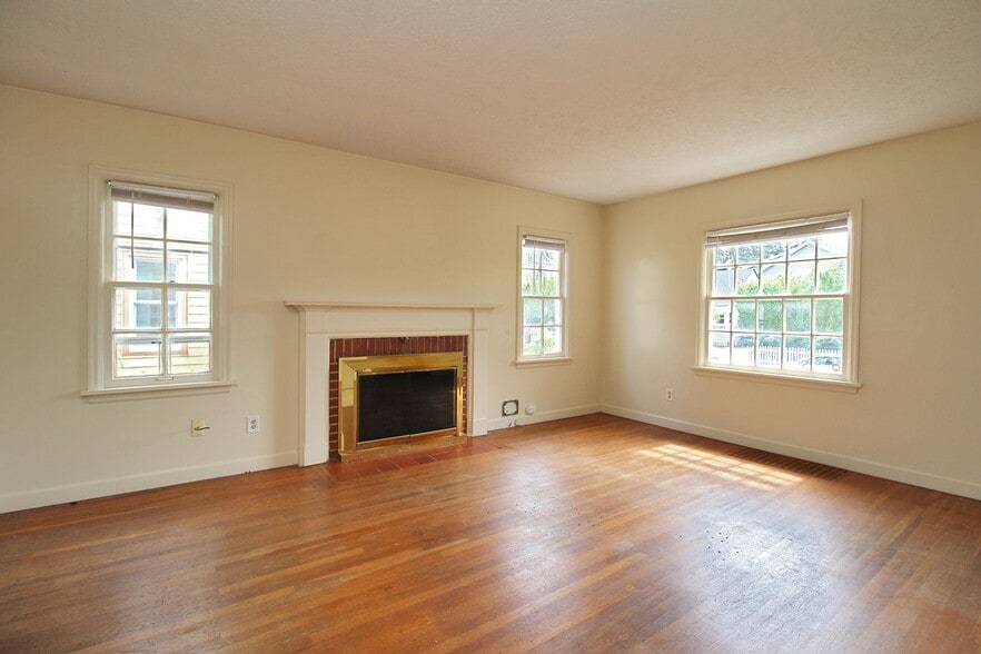 Building Photo - 7323 N McKenna Ave