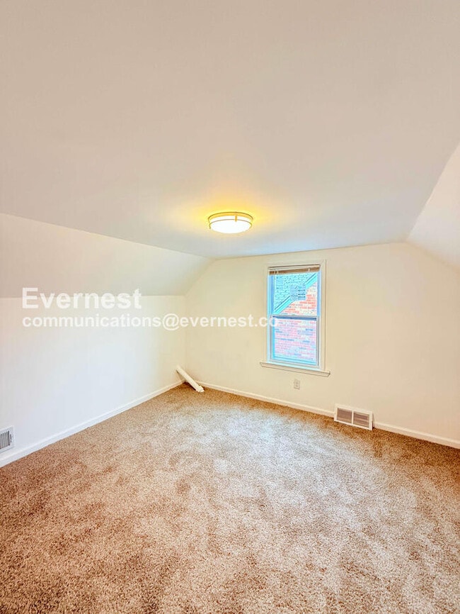 Building Photo - 17187 Rowe St