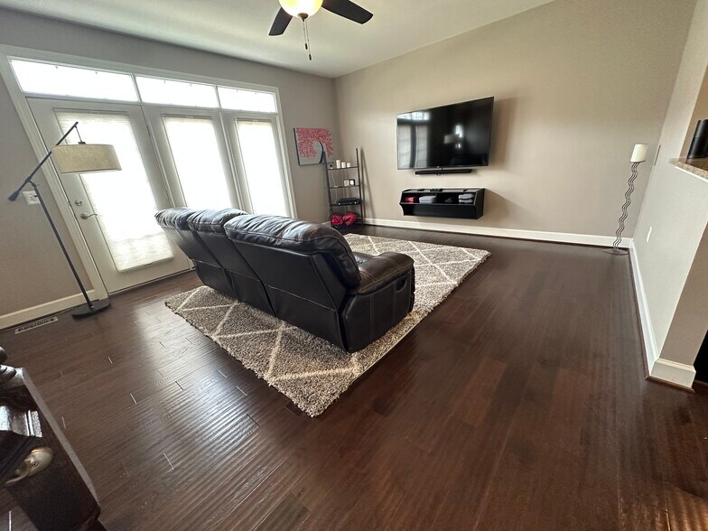 Great room - 16654 Danridge Manor Dr