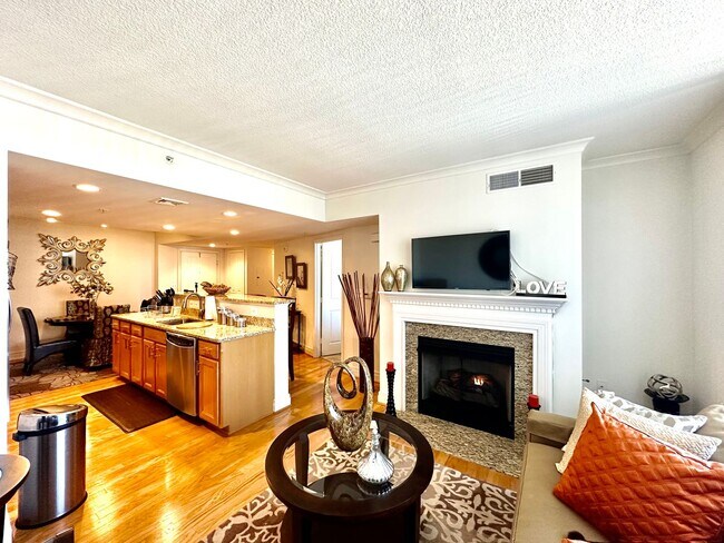 Building Photo - Fully Furnished Luxurious 2 Bedroom Condo ...