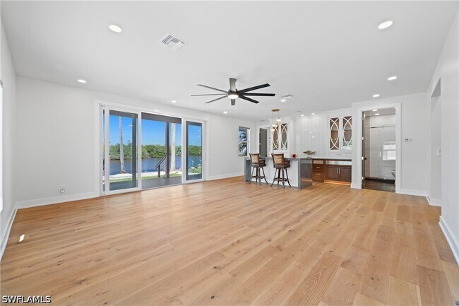 Building Photo - 1836 Harbor Ln