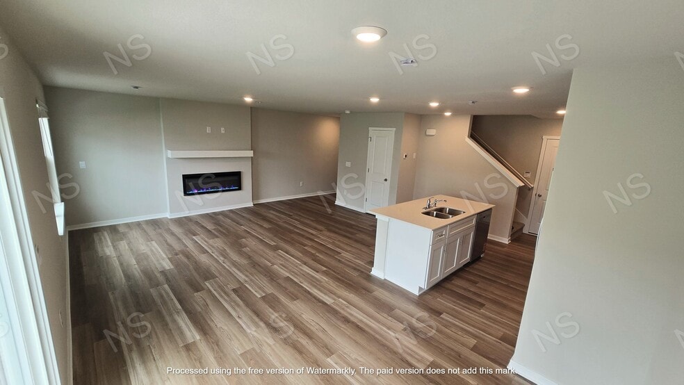 Building Photo - 523 Kinley Dr