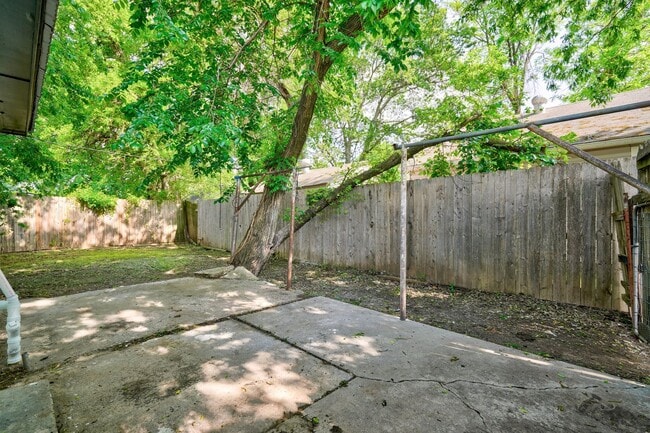 Building Photo - 2 bed, 1 bath home in Norman, OK