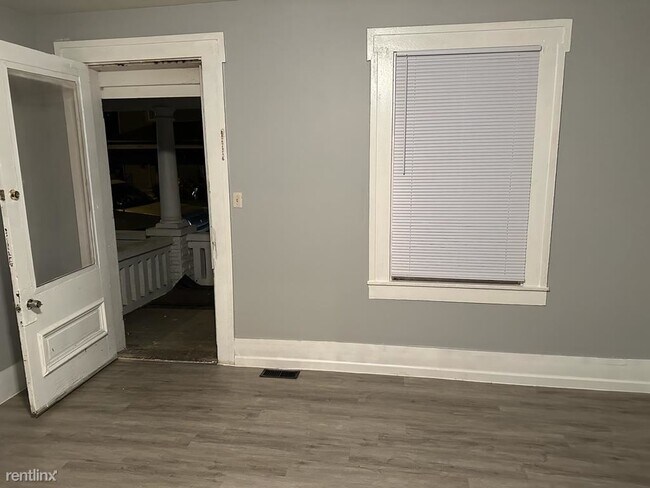 Building Photo - 2 br, 1 bath Duplex - 331 Wood Street 331