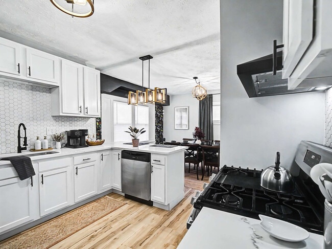 Building Photo - 3457 W 128th St