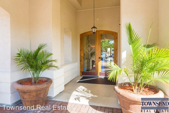 Building Photo - 730 Villagio Pl