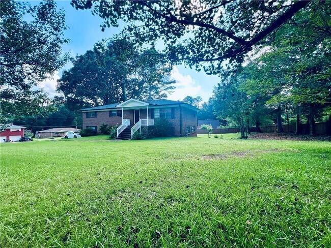 Building Photo - 6695 Courtney Dr