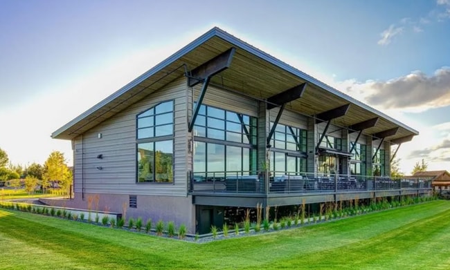 Building Photo - 1 bedroom condo, located steps from all of Black Bull's incredible amenities