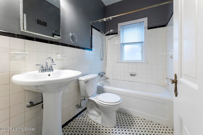 Building Photo - 505 Oxford Pl