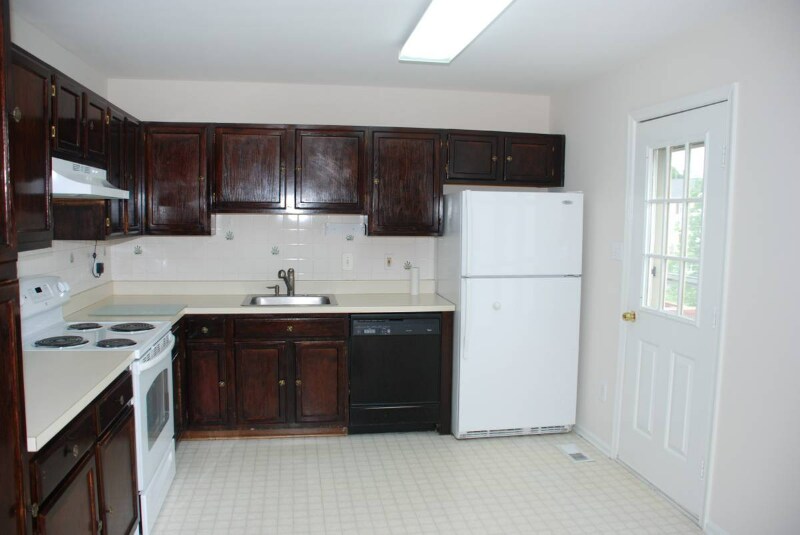 Building Photo - 9545 Tudor Oaks Dr
