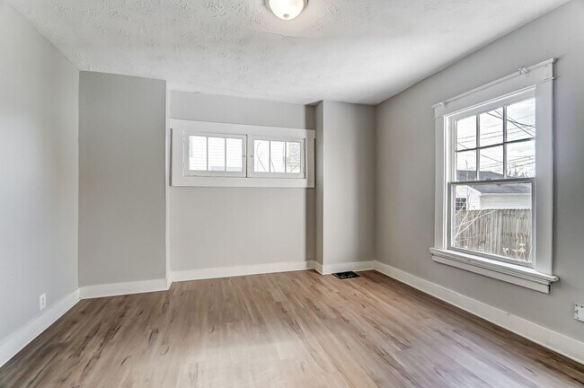 Building Photo - Three Bedroom Home for Lease in Dayton!