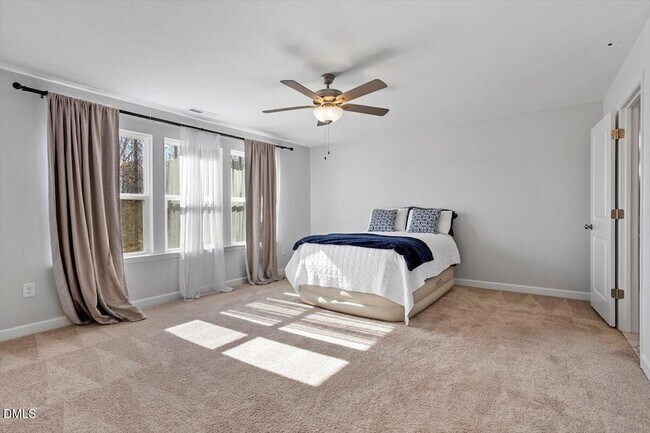 Building Photo - 128 Highland Grv Wy