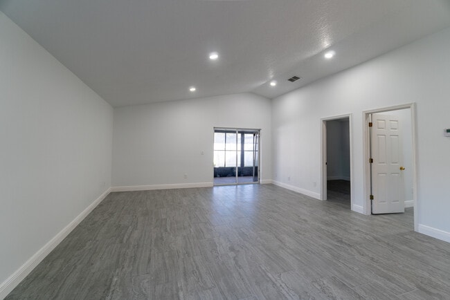 Building Photo - 1903 Seatonham St