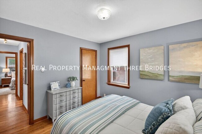 Building Photo - 130 S Barat Ave
