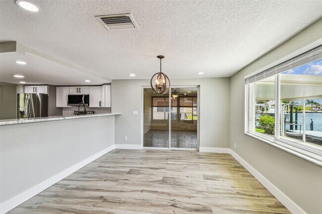 Building Photo - 13909 Berkowitz Ave