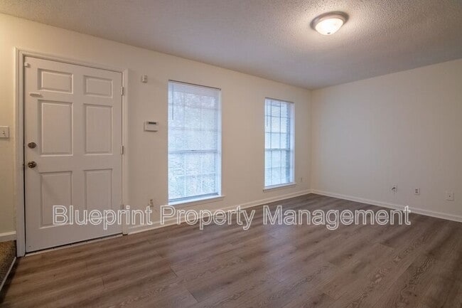 Building Photo - 1722 6th Pl Cir NW