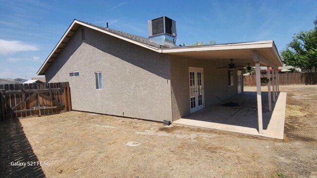 Building Photo - Immaculate 3 Bedroom 2 Bath House locate w...