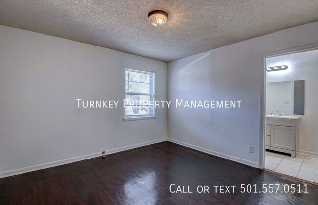 Building Photo - 20 S Wakefield Dr