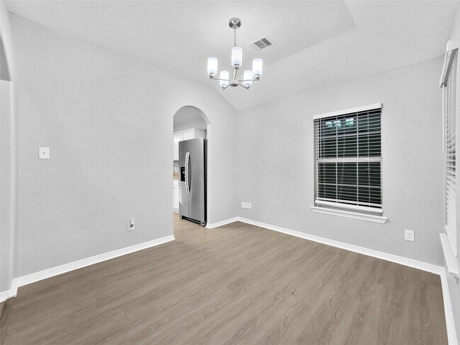 Building Photo - 21115 Escala Dr