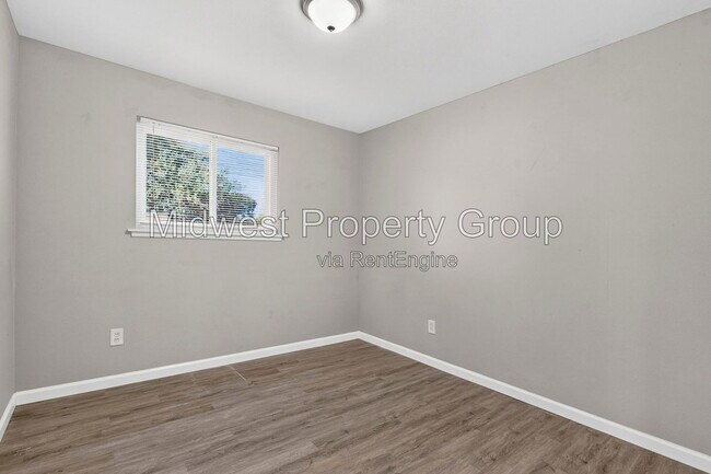 Building Photo - 690 Central Pkwy