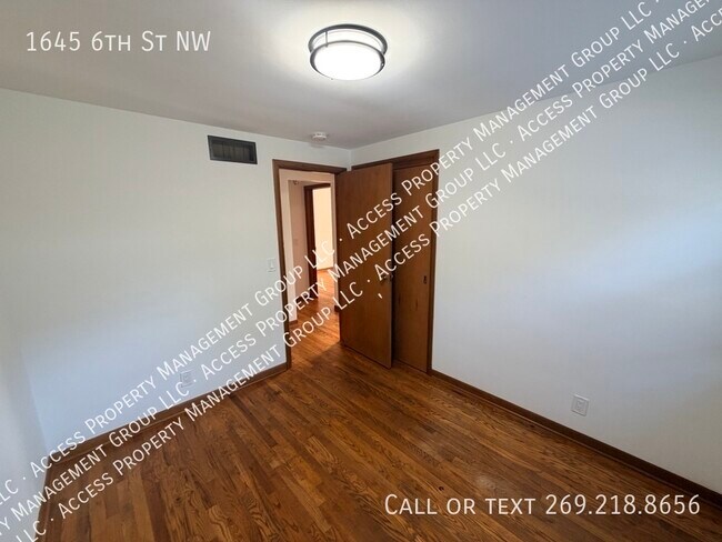 Building Photo - 1645 6th St NW