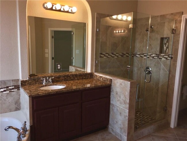 Building Photo - 7808 Meloncon Cove