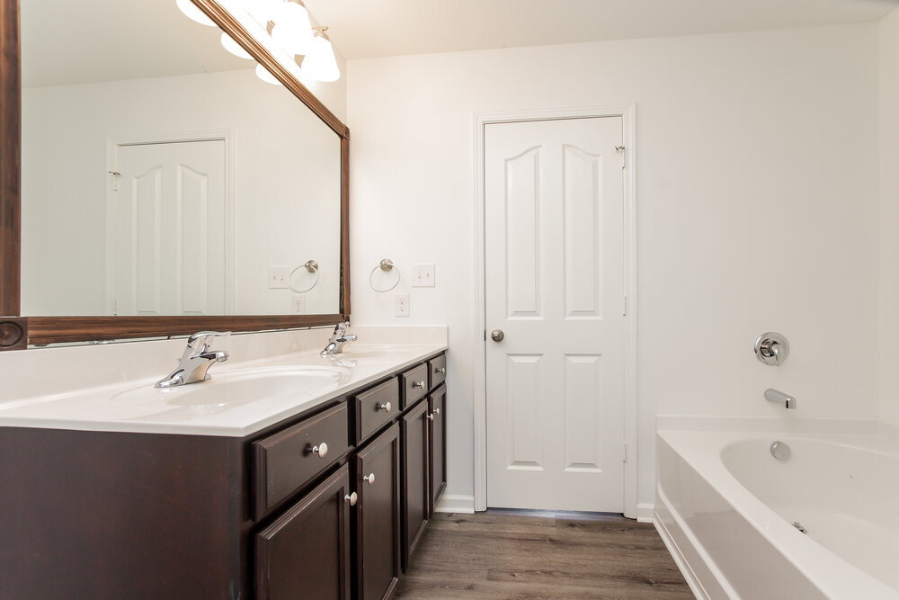 Building Photo - 4933 Broad Leaf Ct