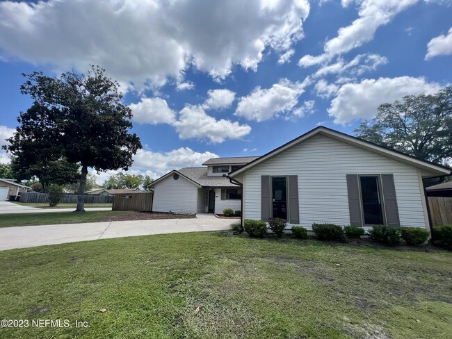 Building Photo - 8459 Rampart Rd
