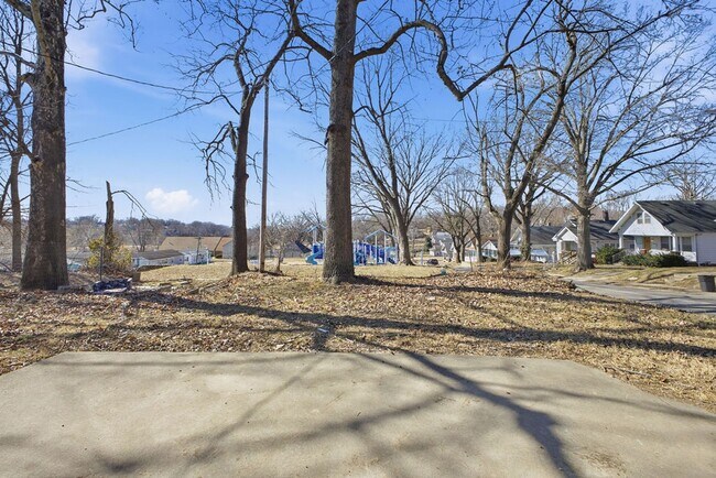 Building Photo - Spacious 4-Bedroom, 1.5-Bath Home with Plenty of Living Space!