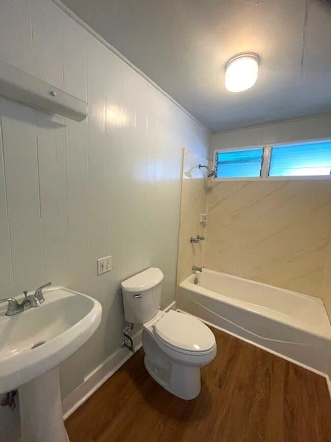 Building Photo - 3 Bed/ 1 Bath home in Honolulu