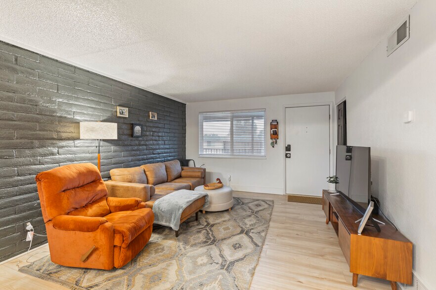 Building Photo - 1723 Robb St