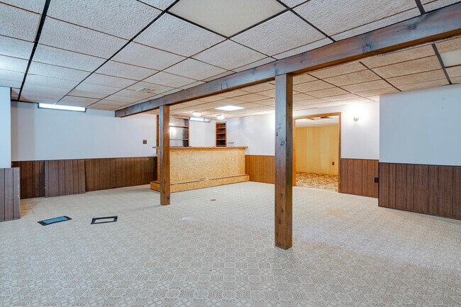 Building Photo - 5806 Wedgewood Rd