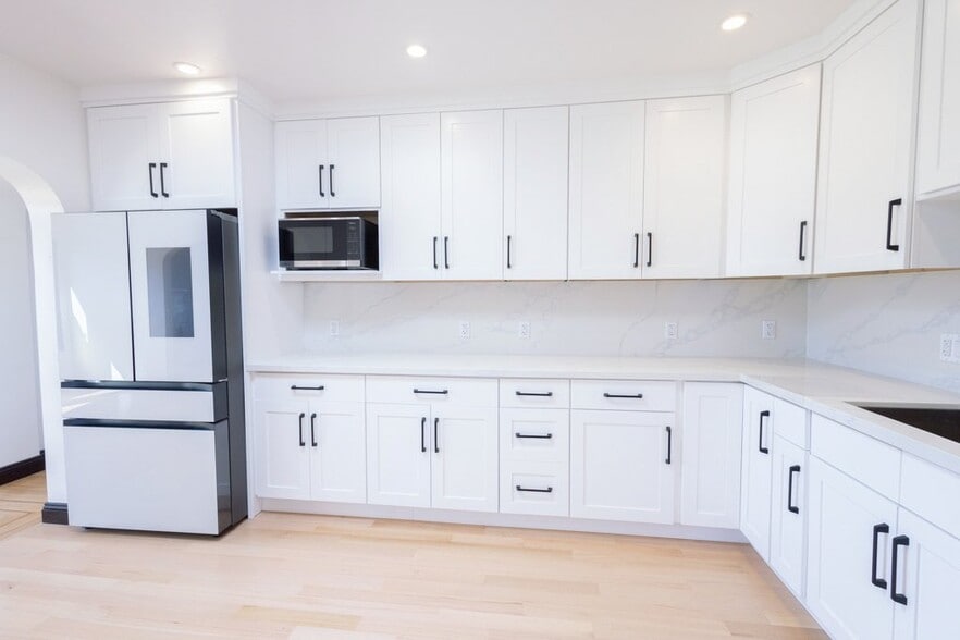 Building Photo - 212 Tocoloma Ave