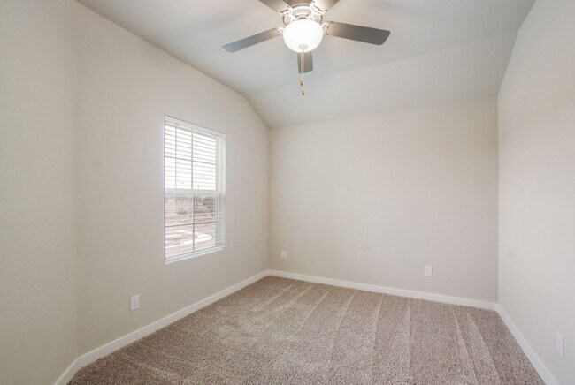 Building Photo - Town Homes At Stadium Point